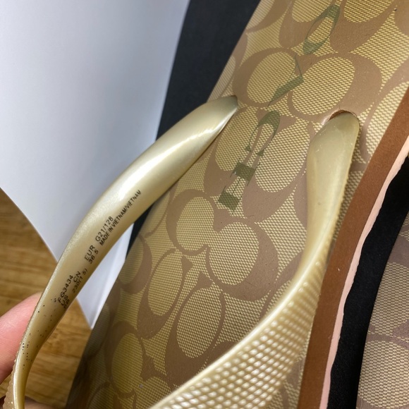 Women Coach Sandals 6 - Picture 4 of 5